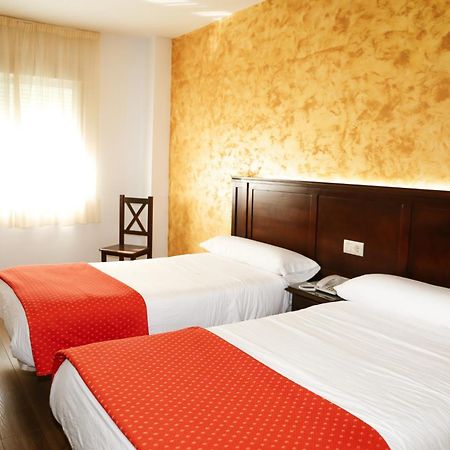 Hotel Restaurante Sostenible La Laguna Brozas Ngoại thất bức ảnh