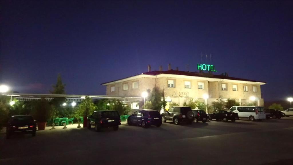Hotel Restaurante Sostenible La Laguna Brozas Ngoại thất bức ảnh