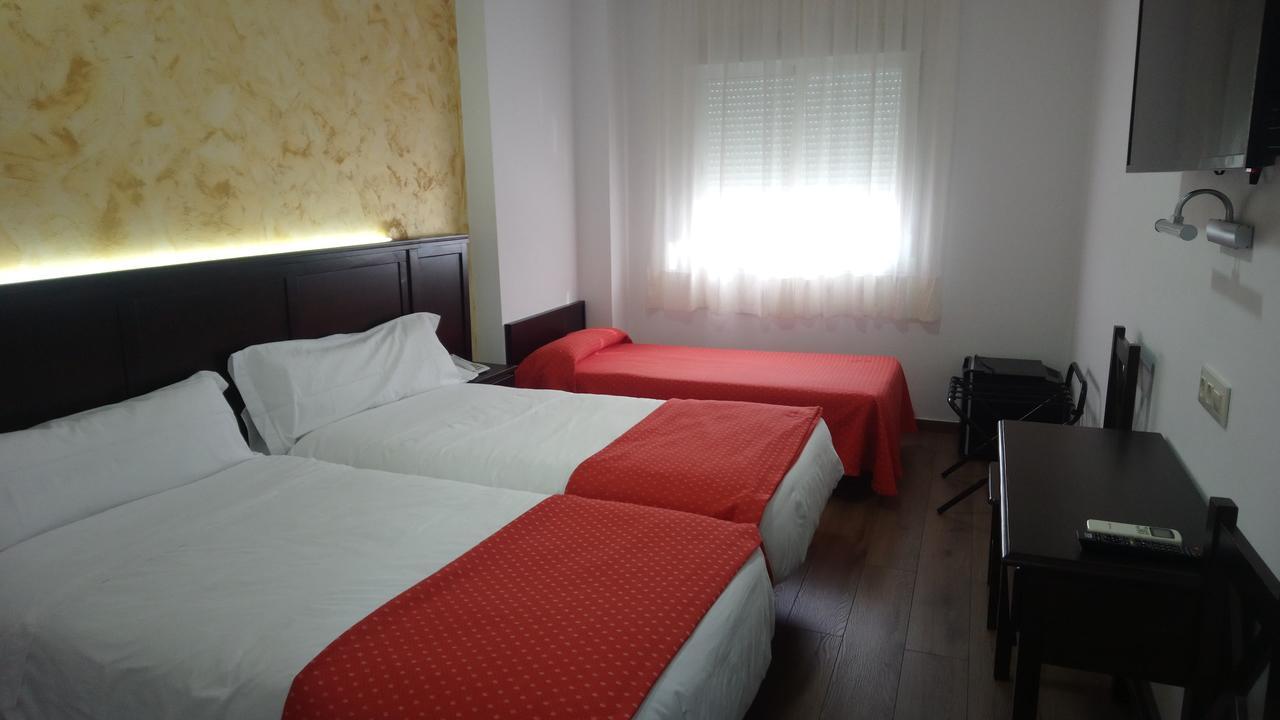 Hotel Restaurante Sostenible La Laguna Brozas Ngoại thất bức ảnh