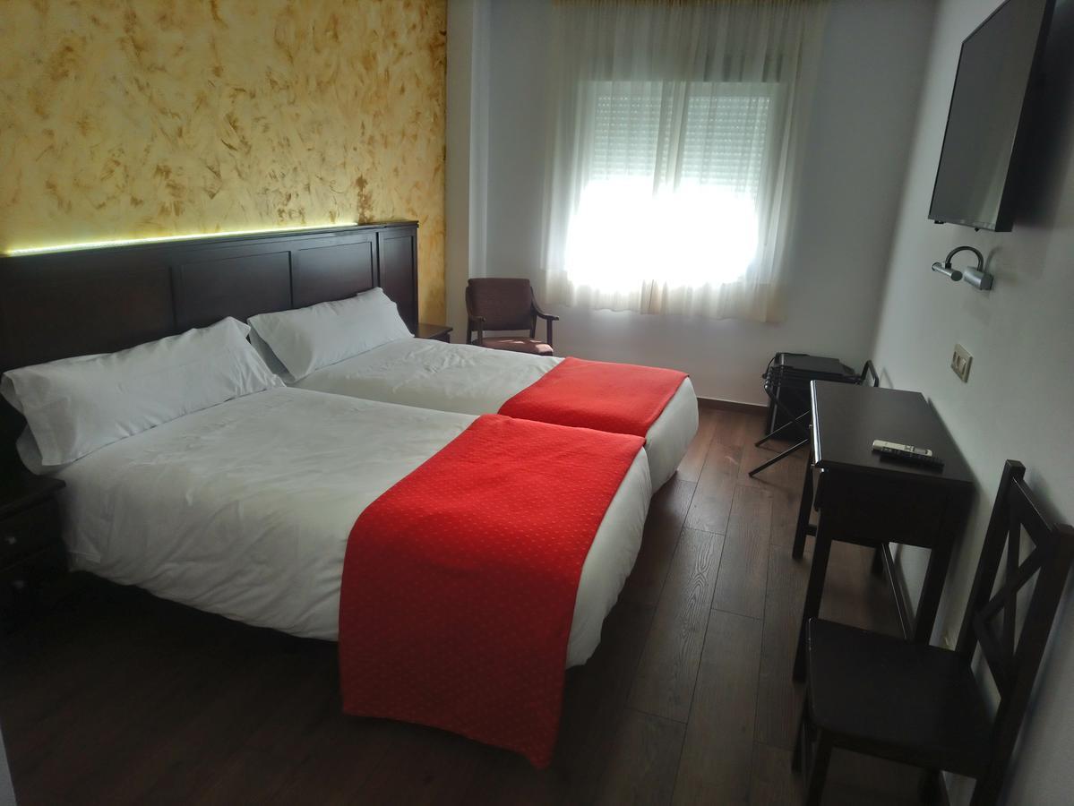 Hotel Restaurante Sostenible La Laguna Brozas Ngoại thất bức ảnh