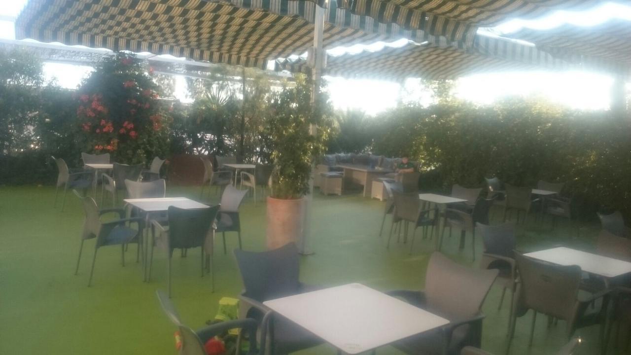 Hotel Restaurante Sostenible La Laguna Brozas Ngoại thất bức ảnh