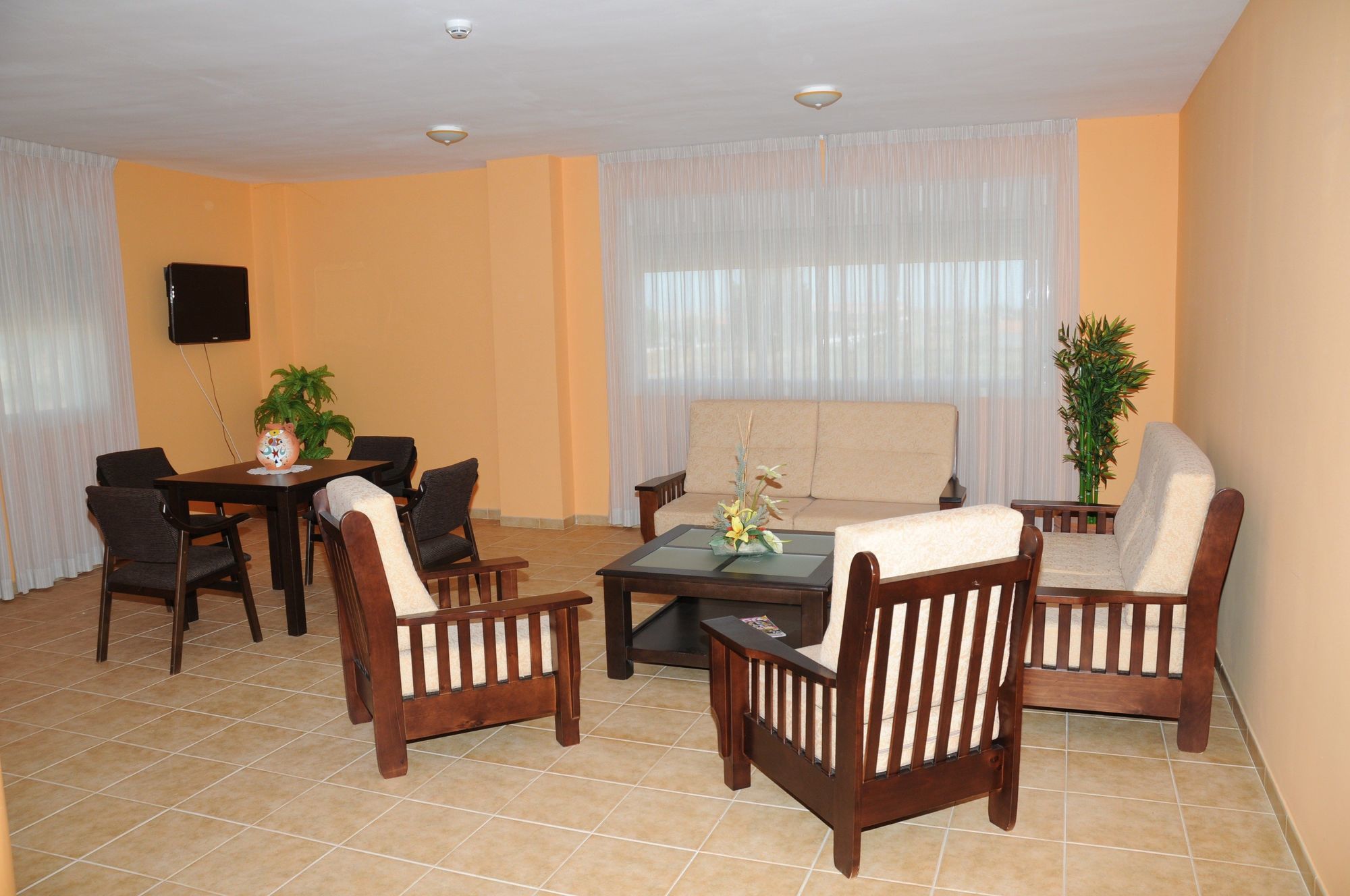 Hotel Restaurante Sostenible La Laguna Brozas Ngoại thất bức ảnh